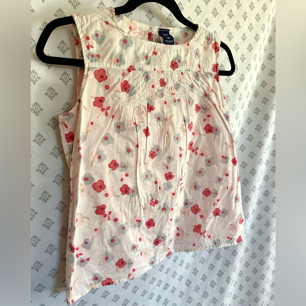 GAP Girls Sleeveless Lines Smocked Top